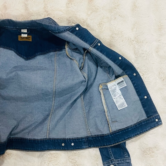 Levi’s Women’s Original Trucker Denim Jean Jacket Medium Wash Sz L - Picture 16 of 16